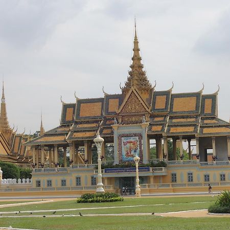 The Happy House Vandrerhjem Phnom Penh Eksteriør bilde
