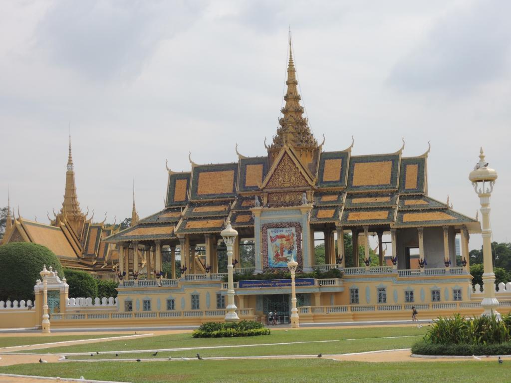 The Happy House Vandrerhjem Phnom Penh Eksteriør bilde